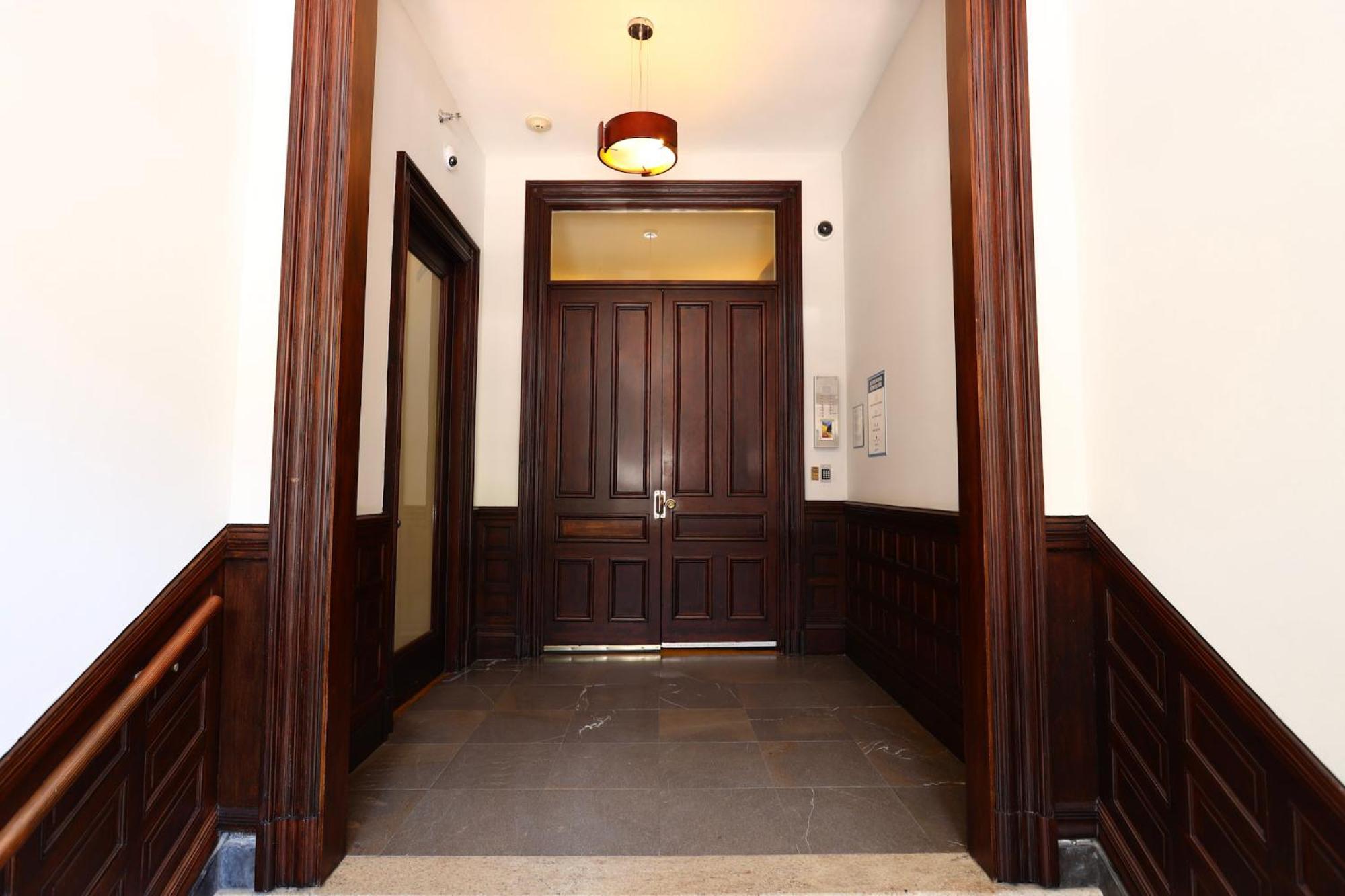 Large Stylish Newbury Street Studio W/ Kitchen Βοστώνη Εξωτερικό φωτογραφία
