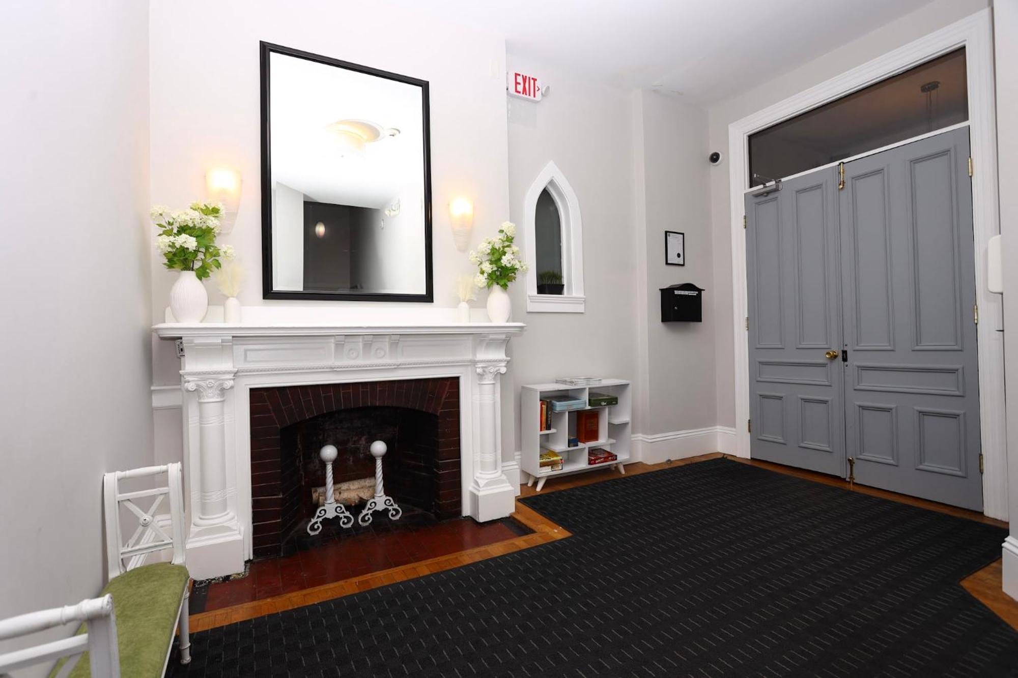 Large Stylish Newbury Street Studio W/ Kitchen Βοστώνη Εξωτερικό φωτογραφία
